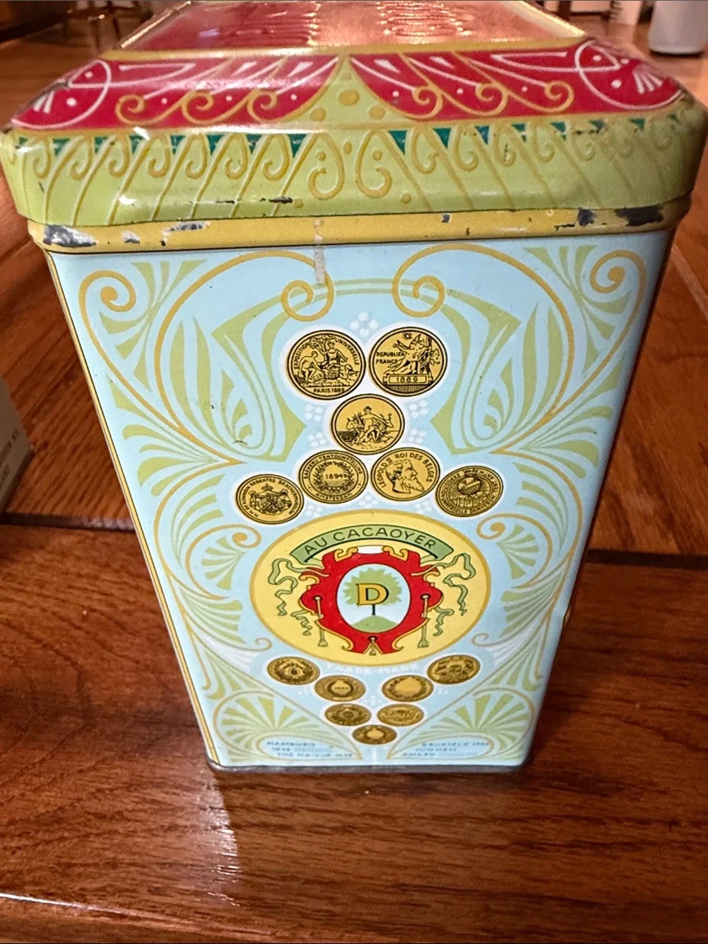 Droste's Cocoa Vintage Red Tin with Green Lid
